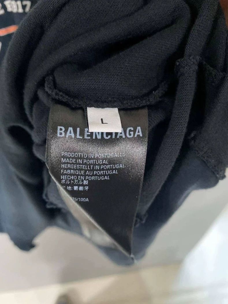 Balenciaga Balenciaga Distressed Logo Short Sleeve Tee - dmc Size US L / EU 52-54 / 3 - 5 Thumbnail