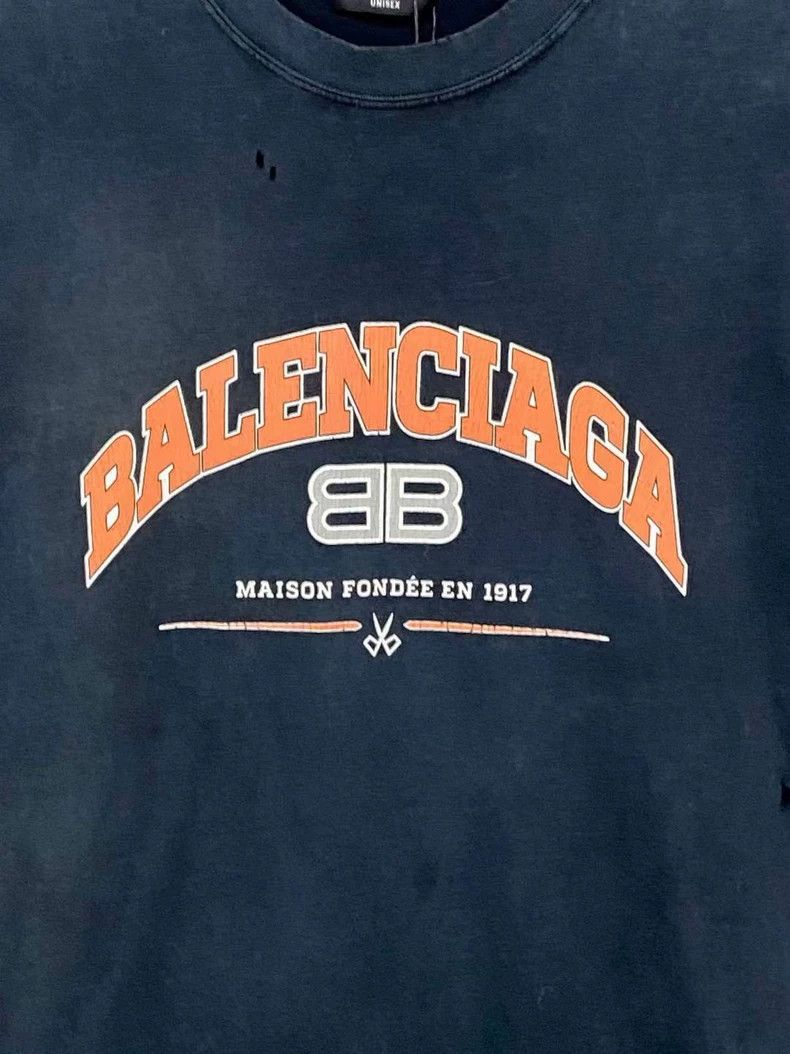 Balenciaga Balenciaga Distressed Logo Short Sleeve Tee - dmc Size US L / EU 52-54 / 3 - 3 Thumbnail