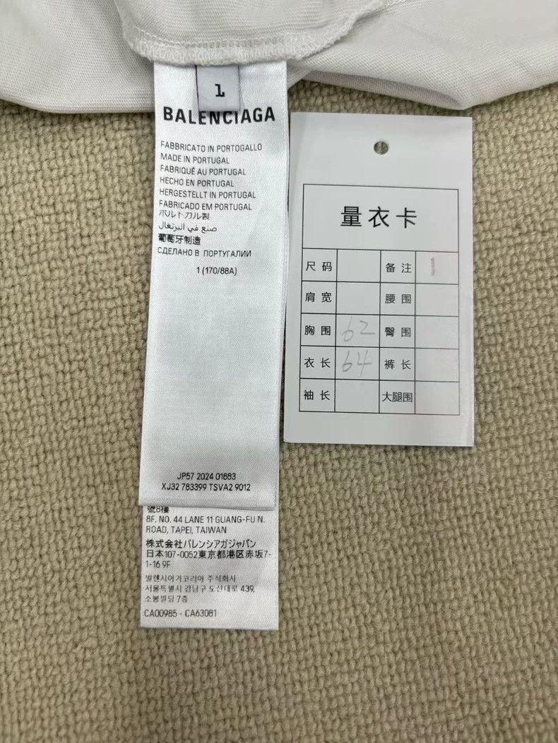 Balenciaga Balenciaga 25SS Distressed Patch Short Sleeve - dmc Size US M / EU 48-50 / 2 - 4 Thumbnail