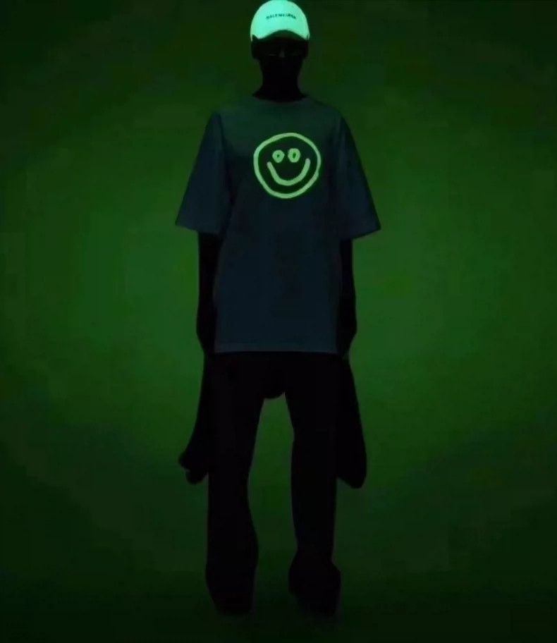 Balenciaga Balenciaga White Luminous Smile Oversized T-shirt - dmc Size US XS / EU 42 / 0 - 7 Thumbnail