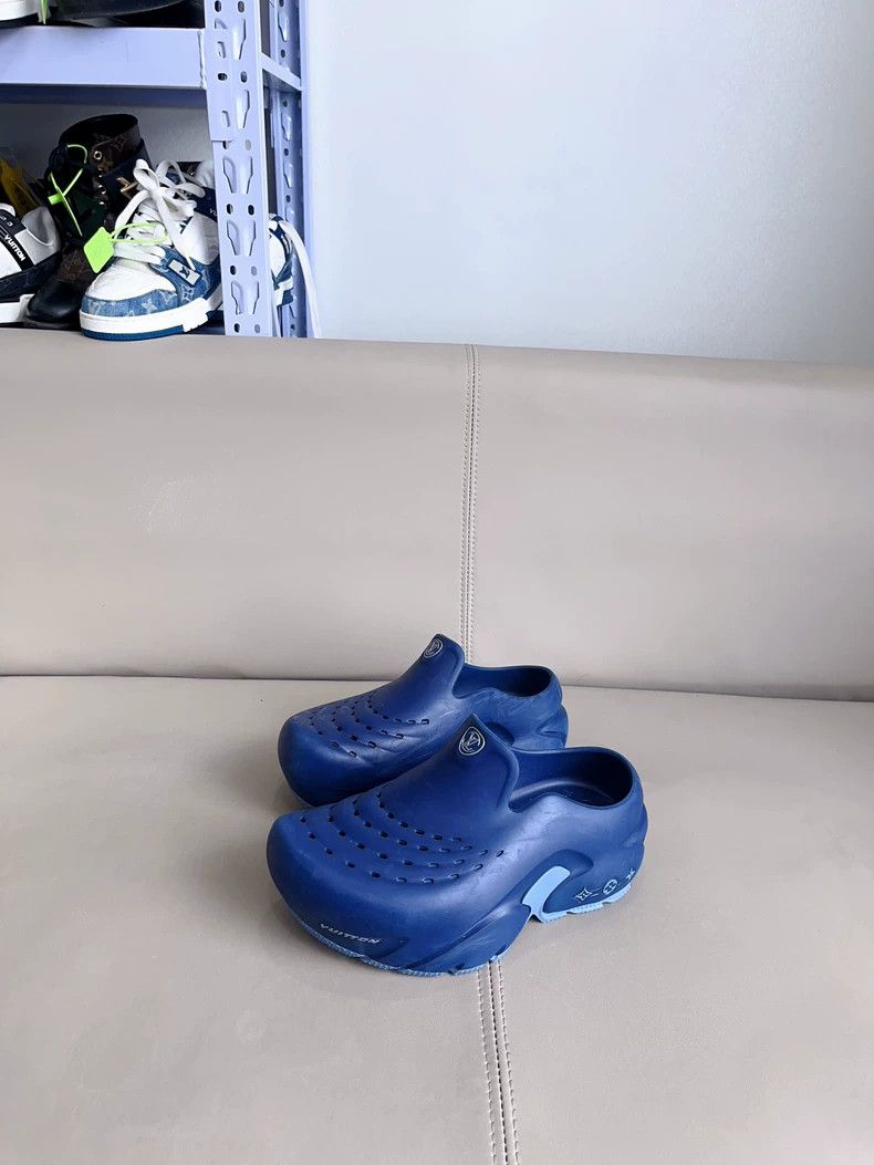 Louis Vuitton Louis Vuitton LV Shark Blue Slippers - dmc Size US 9.5 / EU 42-43 - 2 Thumbnail