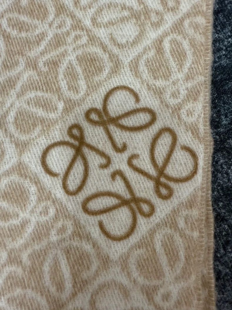 Loewe Loewe Anagram Embossed Beige Scarf - dmc Size ONE SIZE - 3 Thumbnail