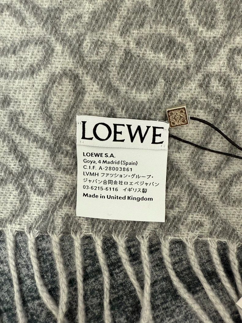 Loewe LOEWE Embossed Anagram Gray Scarf - dmc Size ONE SIZE - 4 Thumbnail