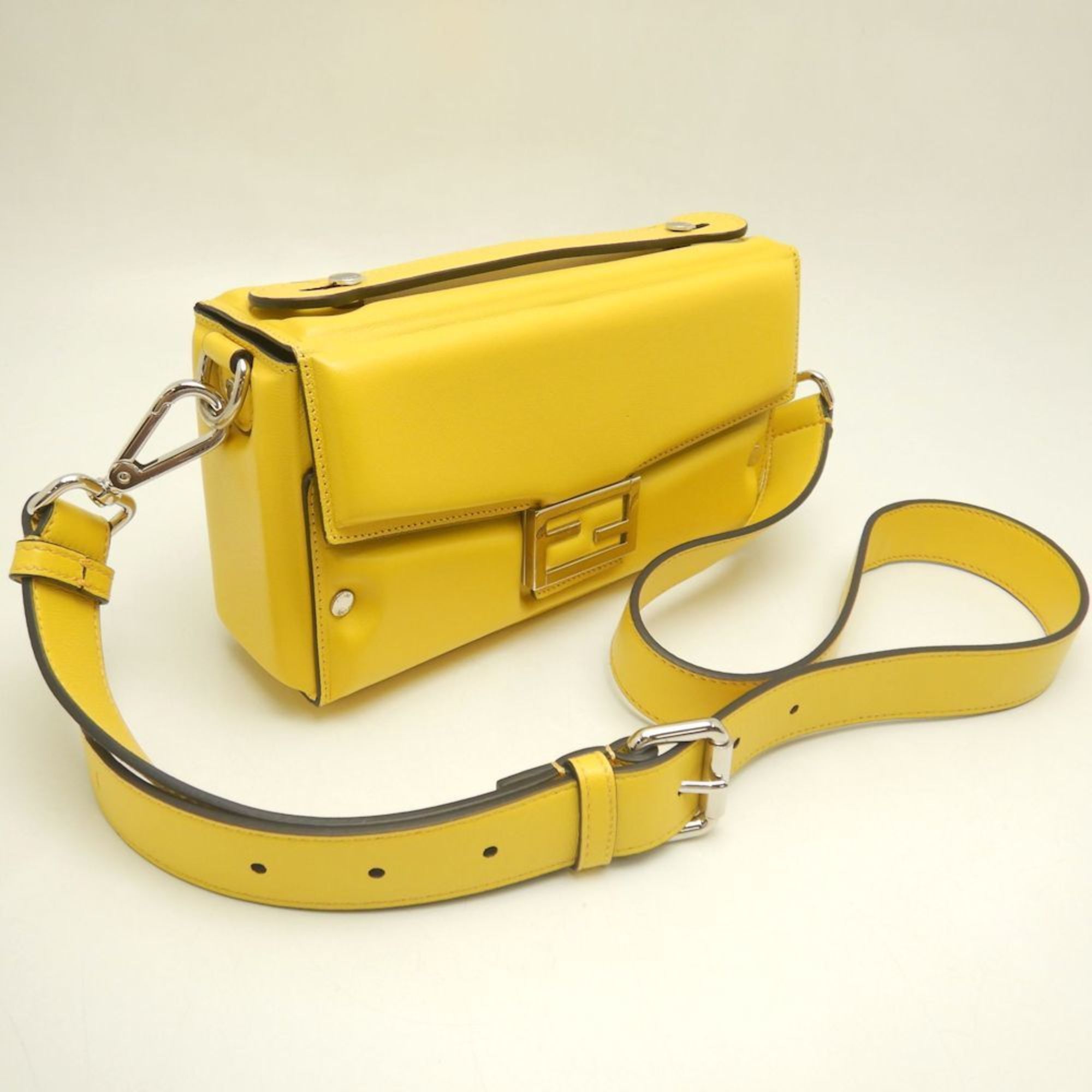 Fendi FENDI Bucket Soft Trunk 7VA565 Shoulder Bag in Yellow Leather, Women's, 253059 Size ONE SIZE - 2 Thumbnail