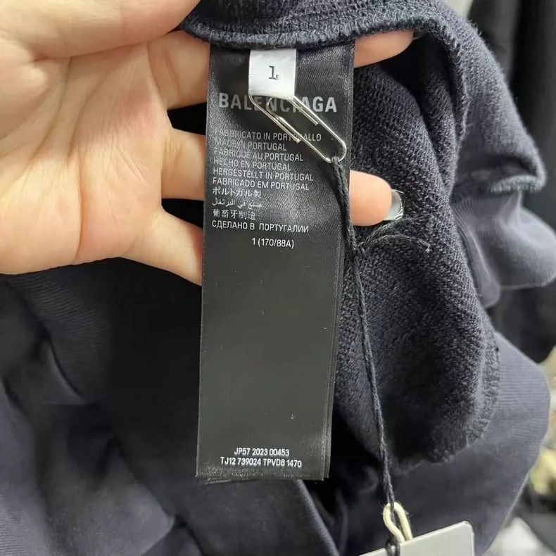 Balenciaga Balenciaga Black Letter Print Hoodie - dmc Size US M / EU 48-50 / 2 - 4 Thumbnail