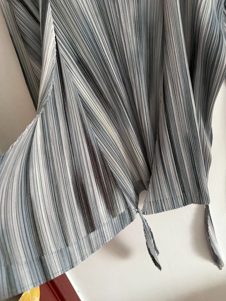 Issey Miyake Issey Miyake Gray Pleated Aurora Cardigan - dmc Size US M / EU 48-50 / 2 - 5 Thumbnail