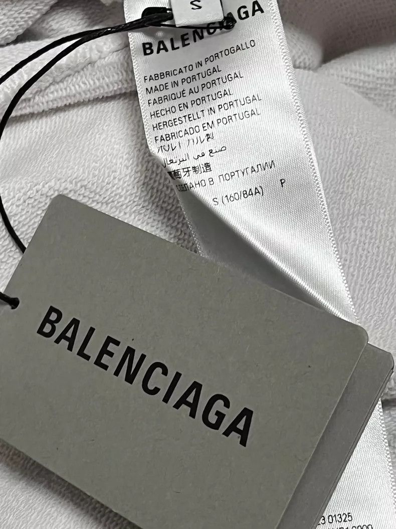 Balenciaga Balenciaga White Distressed Hoodie Sweatshirt - dmc Size US S / EU 44-46 / 1 - 8 Thumbnail