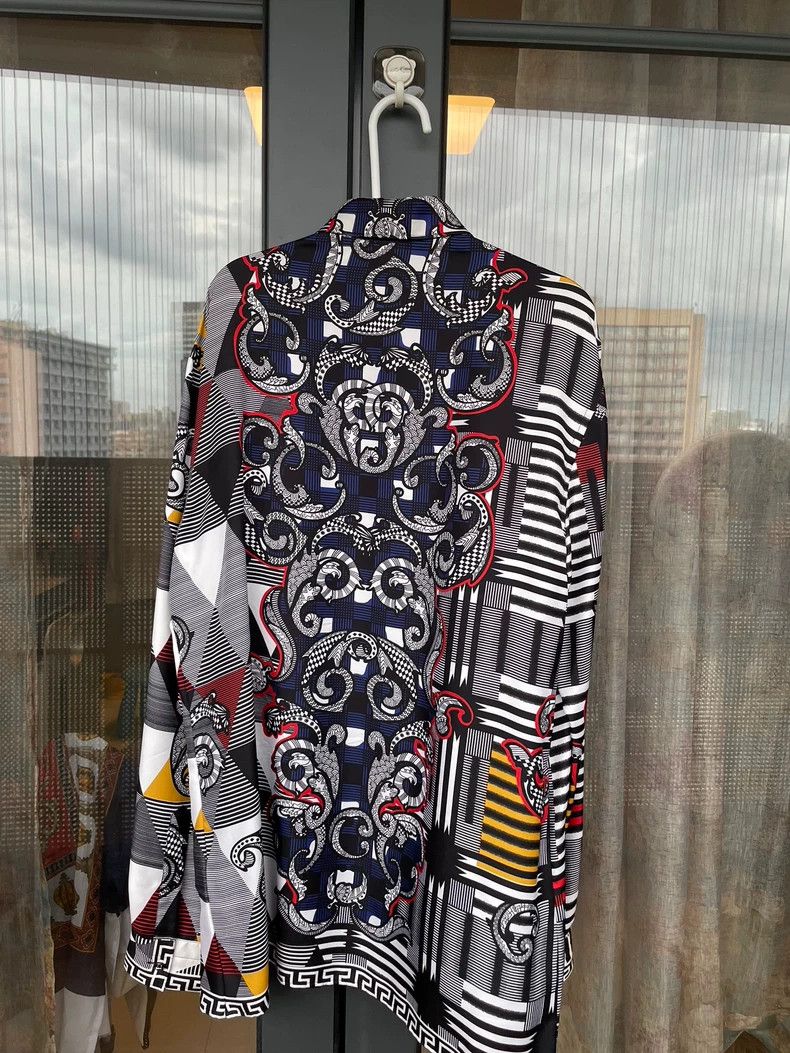 Versace Versace Silk Button-Up Shirt with Pattern - dmc Size US L / EU 52-54 / 3 - 2 Thumbnail