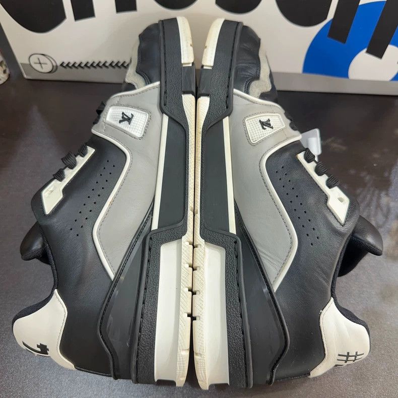 Louis Vuitton Louis Vuitton Trainer Black Sneakers - dmc Size US 10.5 / EU 43-44 - 7 Thumbnail