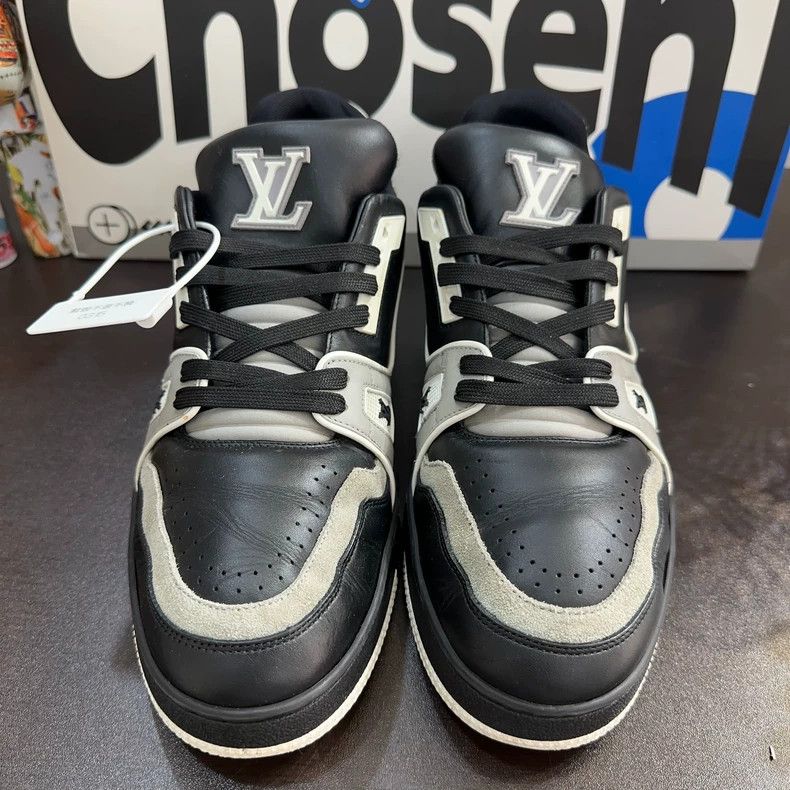 Louis Vuitton Louis Vuitton Trainer Black Sneakers - dmc Size US 10.5 / EU 43-44 - 2 Thumbnail