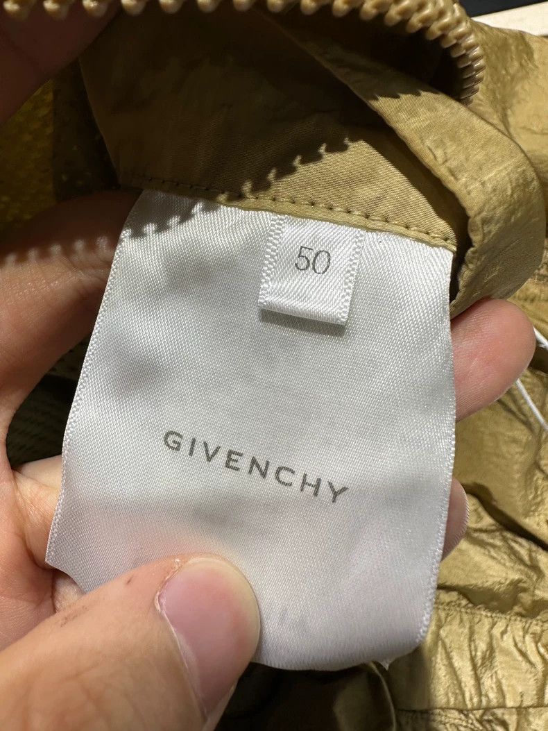 Givenchy Givenchy Embroidered Logo Windbreaker Jacket - dmc Size US L / EU 52-54 / 3 - 4 Thumbnail