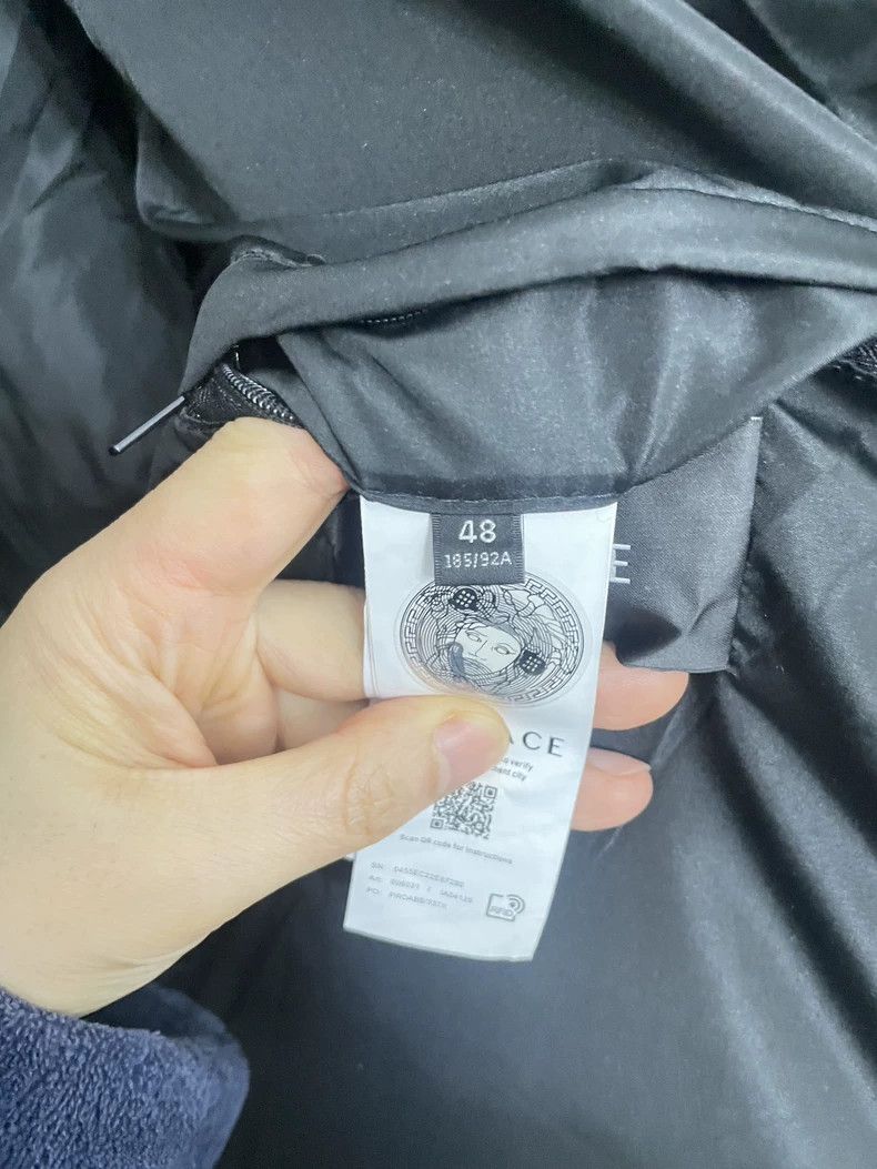 Versace Versace Men's Black Down Jacket - dmc Size US M / EU 48-50 / 2 - 9 Thumbnail