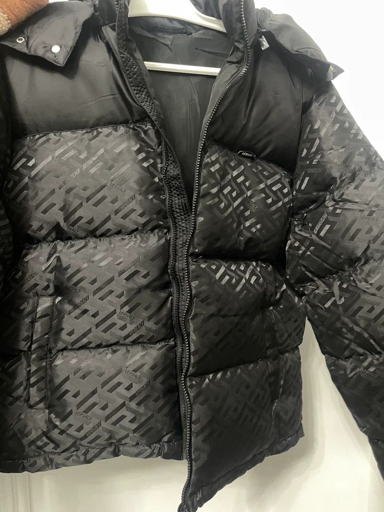 Versace Versace Men's Black Down Jacket - dmc Size US M / EU 48-50 / 2 - 5 Thumbnail