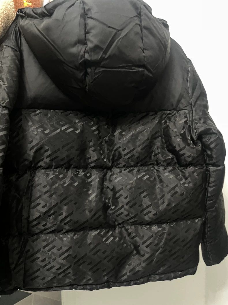 Versace Versace Men's Black Down Jacket - dmc Size US M / EU 48-50 / 2 - 4 Thumbnail