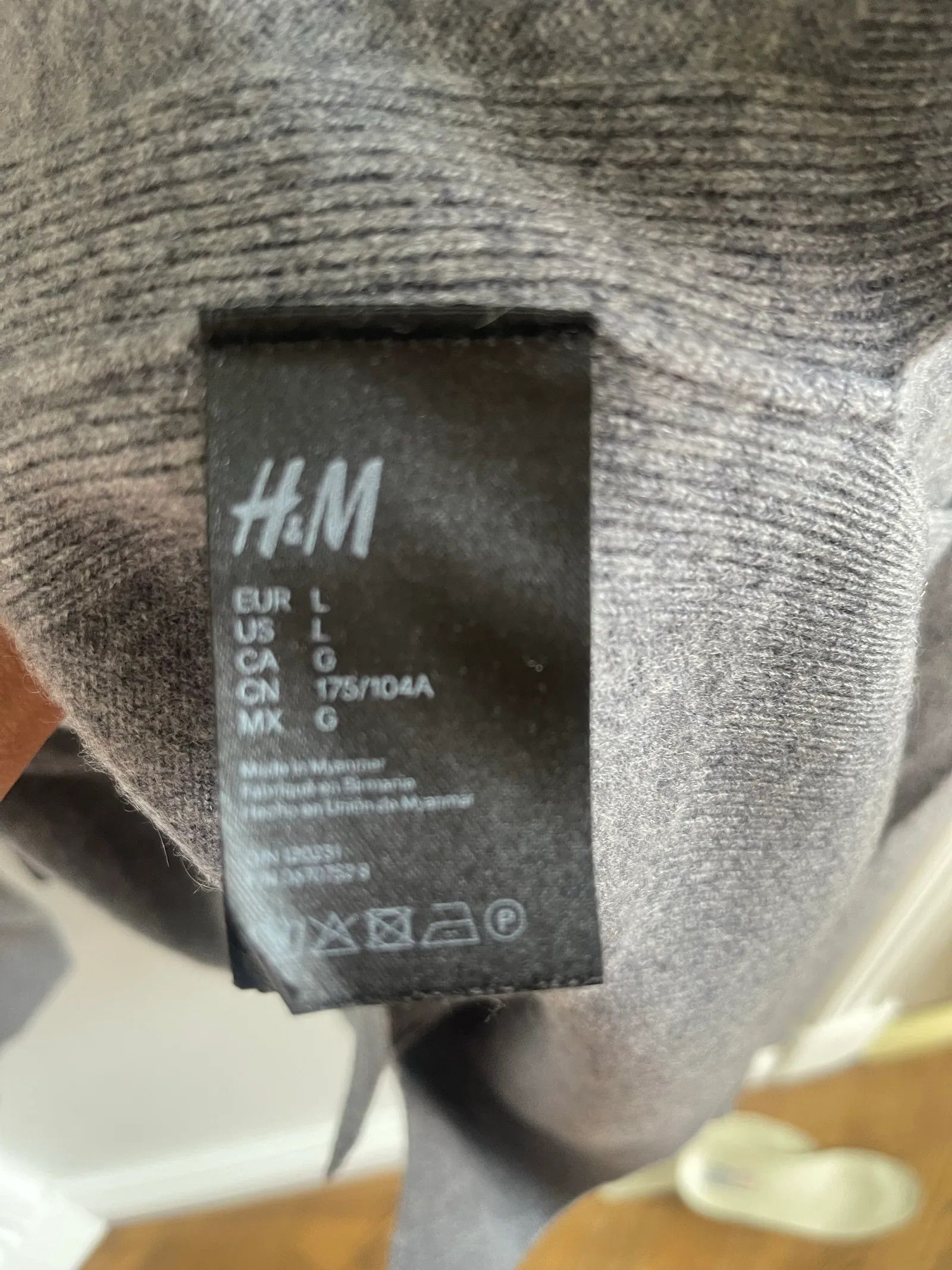 H&M H&M Sweater Size L / US 10 / IT 46 - 2 Thumbnail