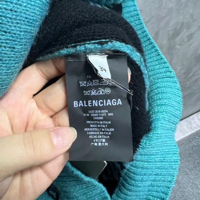 Balenciaga Balenciaga Blue V-Neck Logo Sweater - dmc Size US M / EU 48-50 / 2 - 3 Thumbnail