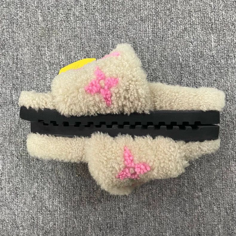 Louis Vuitton Louis Vuitton Simple Comfortable Non-slip Slide Sandals - dmc Size US 6.5 / EU 39-40 - 4 Thumbnail