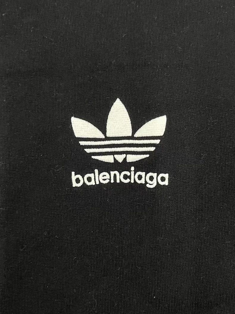Balenciaga Balenciaga x Adidas Striped Logo Hoodie - dmc Size US M / EU 48-50 / 2 - 3 Thumbnail