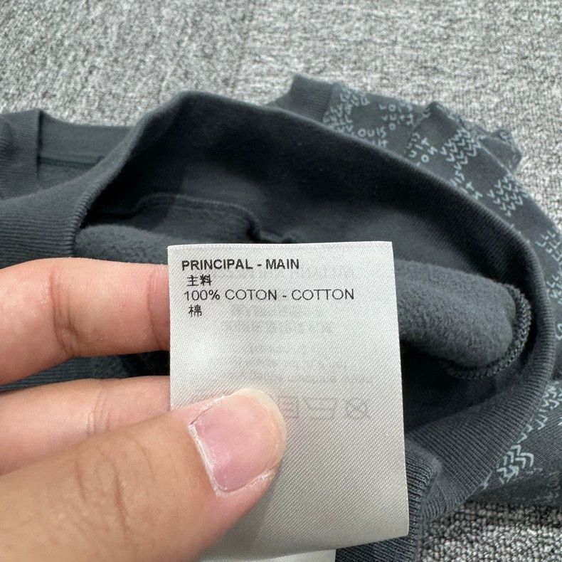 Louis Vuitton Louis Vuitton LV Airplane Print Sweatshirt - dmc Size US S / EU 44-46 / 1 - 4 Thumbnail