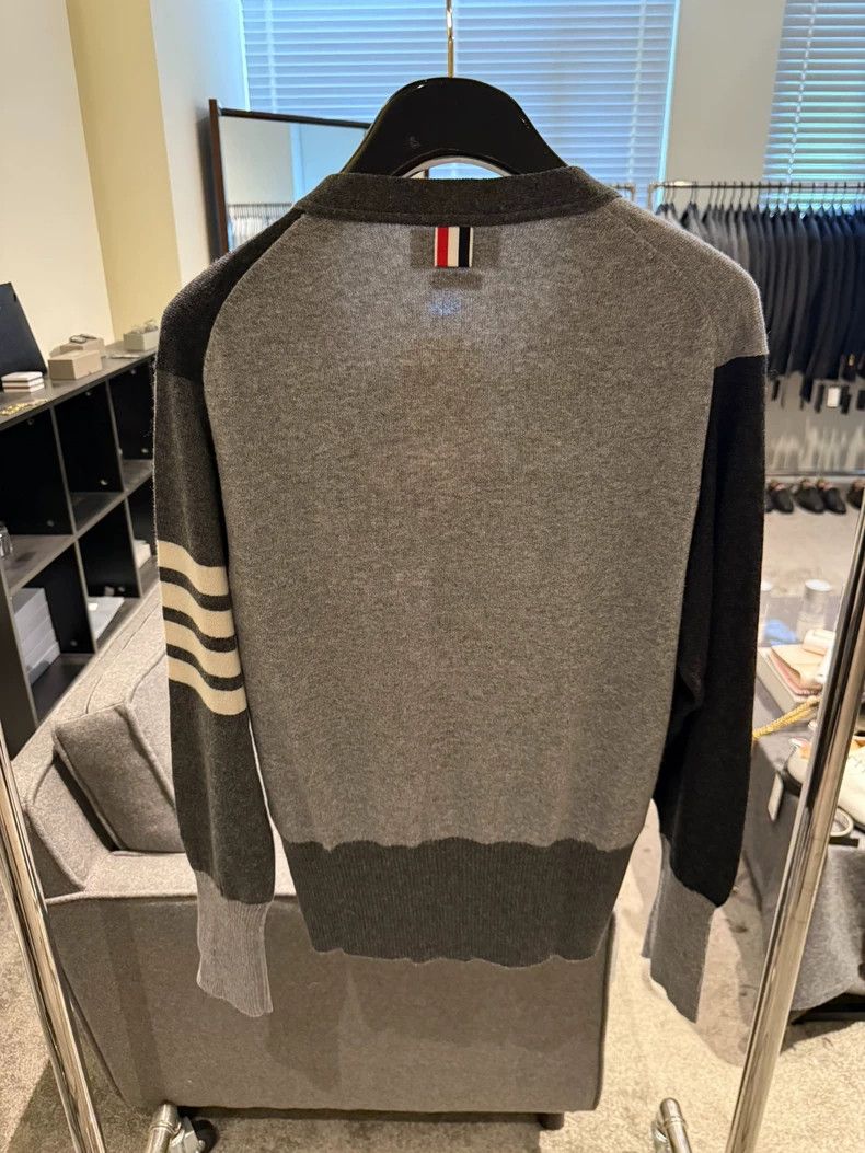 Thom Browne Thom Browne Gray Colorblock Cashmere Cardigan - dmc Size US M / EU 48-50 / 2 - 2 Thumbnail