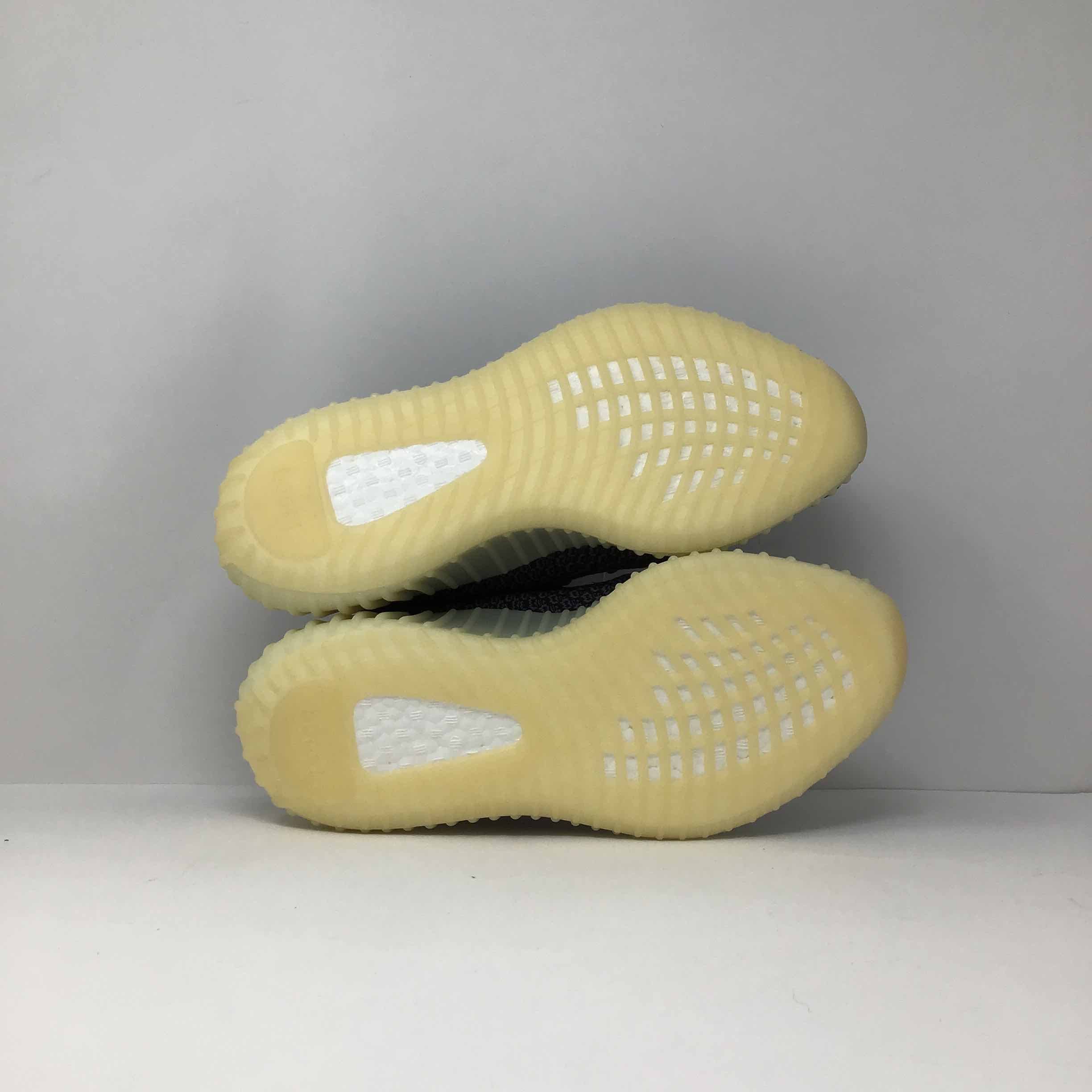 Adidas Yeezy Boost 350 V2 Carbon