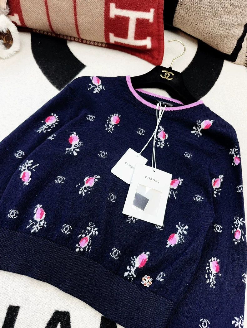 Chanel Chanel 22K Blue Floral Knit Sweater- dmc Size US M / EU 48-50 / 2 - 6 Thumbnail