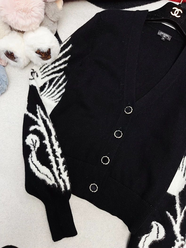 Chanel Chanel Castle Series Wing Cardigan- dmc Size US M / EU 48-50 / 2 - 3 Thumbnail