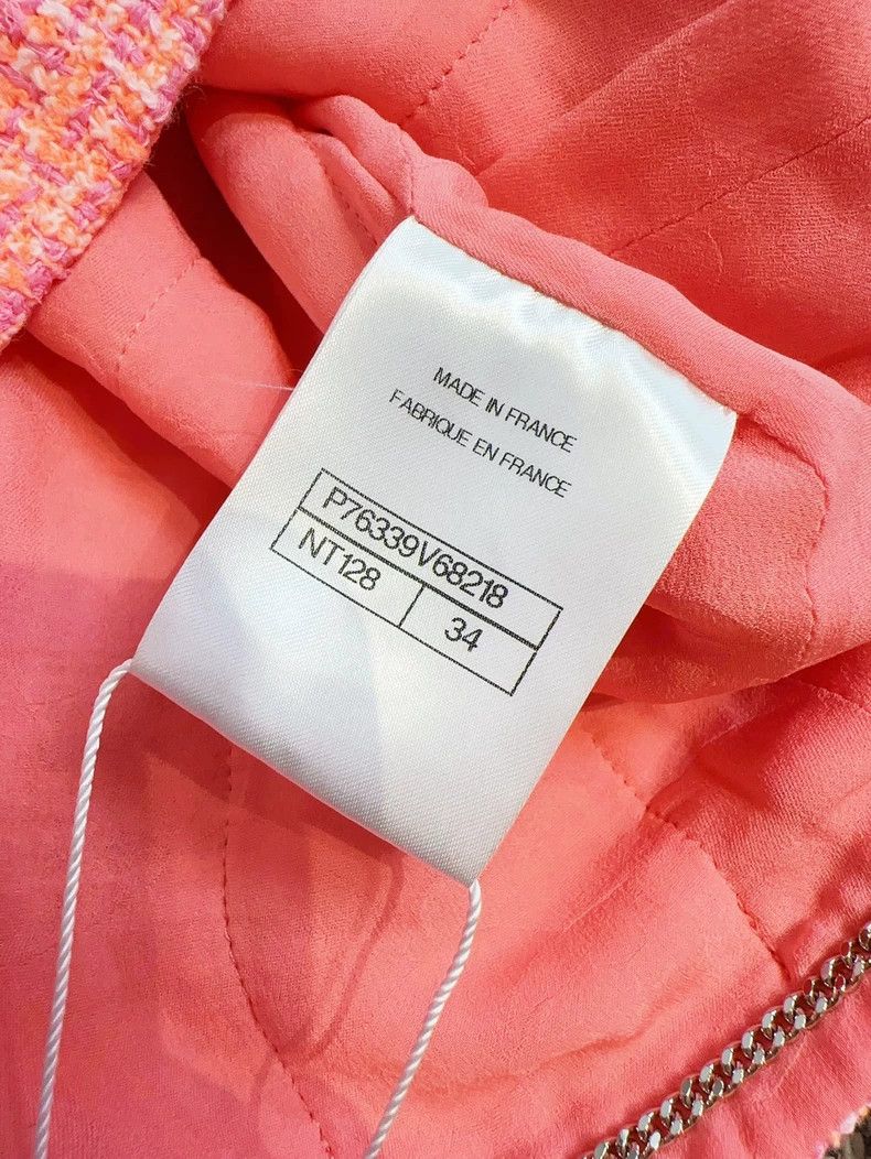 Chanel Chanel Pink Tweed Jacket with Pockets- dmc Size US M / EU 48-50 / 2 - 6 Thumbnail