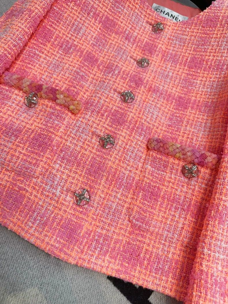 Chanel Chanel Pink Tweed Jacket with Pockets- dmc Size US M / EU 48-50 / 2 - 2 Thumbnail