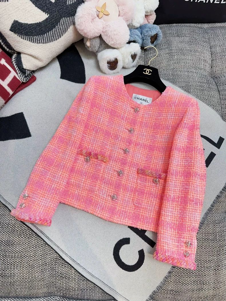 Chanel Chanel Pink Tweed Jacket with Pockets- dmc Size US M / EU 48-50 / 2 - 7 Thumbnail