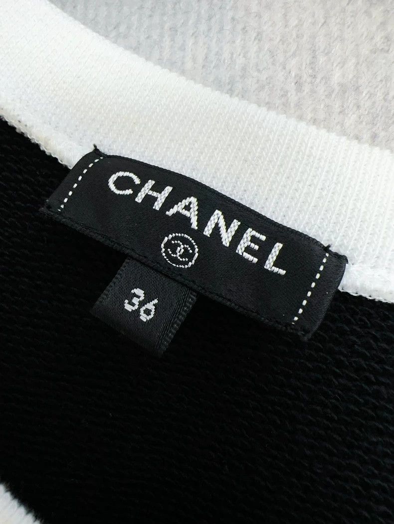 Chanel Chanel 21S Green Number 5 Tank Top- dmc Size US M / EU 48-50 / 2 - 5 Thumbnail