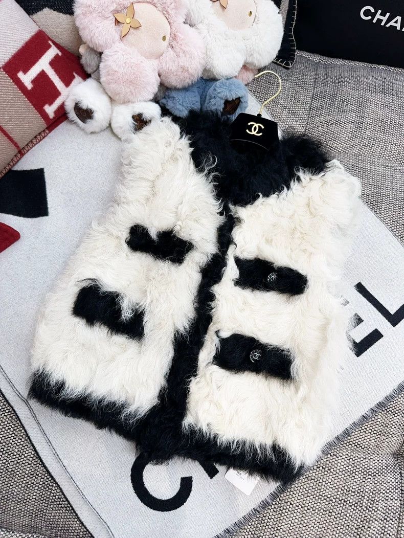Chanel Chanel 21k Black and White Color Block Wool Vest Coat- dmc Size US M / EU 48-50 / 2 - 7 Thumbnail