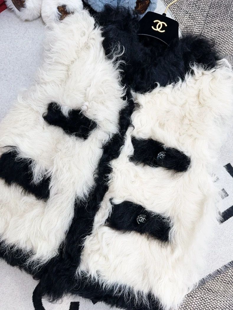 Chanel Chanel 21k Black and White Color Block Wool Vest Coat- dmc Size US M / EU 48-50 / 2 - 3 Thumbnail