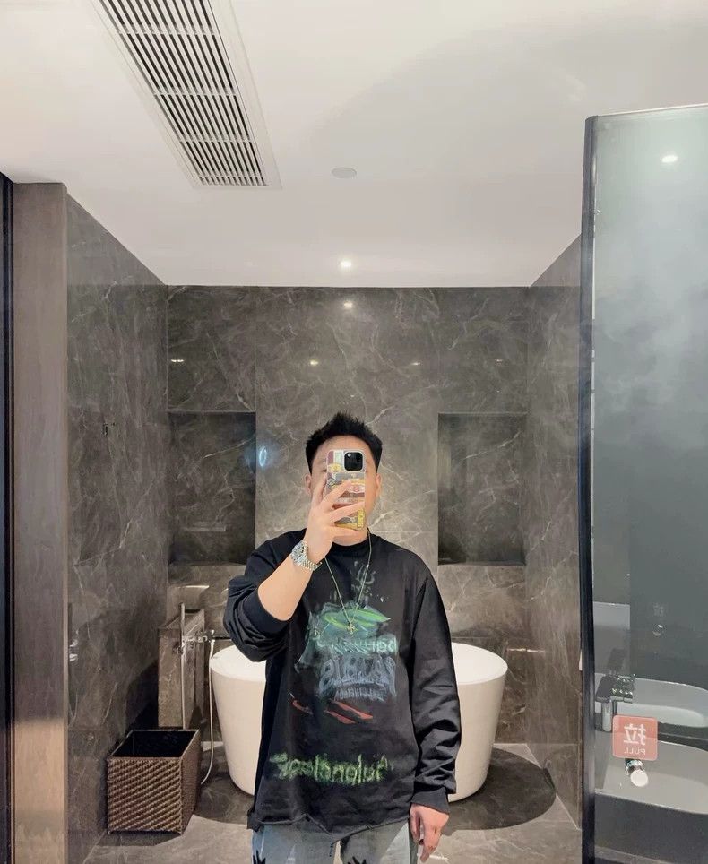 Balenciaga Balenciaga Black Long Sleeve Graffiti Top- dmc Size US M / EU 48-50 / 2 - 6 Thumbnail