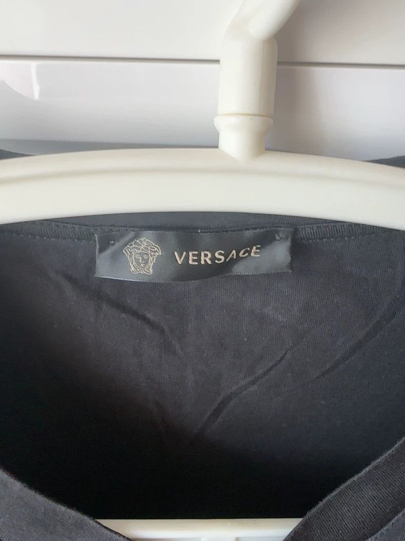 Versace Versace Short Sleeve Embroidered T-Shirt- dmc Size US S / EU 44-46 / 1 - 3 Thumbnail