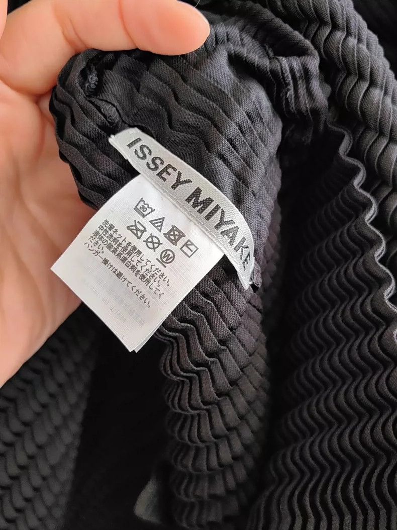 Issey Miyake Issey Miyake V-Neck Button Cardigan Coat- dmc Size US M / EU 48-50 / 2 - 5 Thumbnail