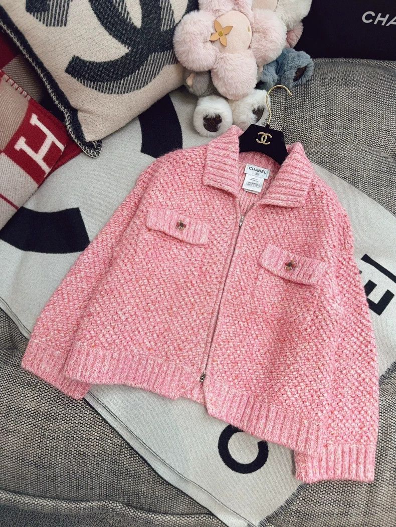 Chanel Chanel Pink Knit Jacket with Glass Buttons- dmc Size US M / EU 48-50 / 2 - 9 Thumbnail