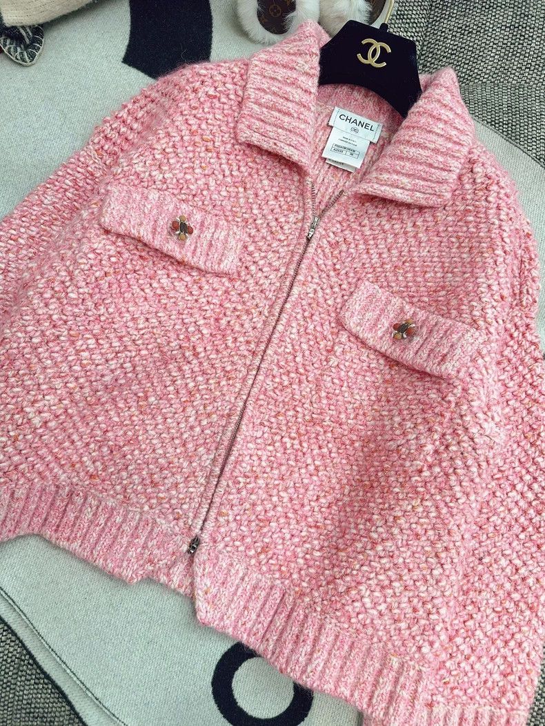 Chanel Chanel Pink Knit Jacket with Glass Buttons- dmc Size US M / EU 48-50 / 2 - 3 Thumbnail
