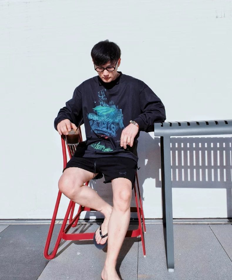 Balenciaga Balenciaga Black Long Sleeve Graffiti Top- dmc Size US M / EU 48-50 / 2 - 7 Thumbnail