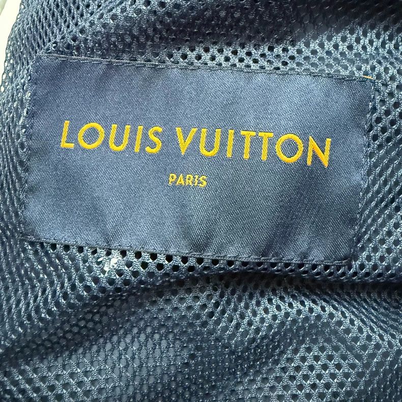 Louis Vuitton Louis Vuitton Logo Print Raincoat Jacket- dmc Size US L / EU 52-54 / 3 - 3 Thumbnail