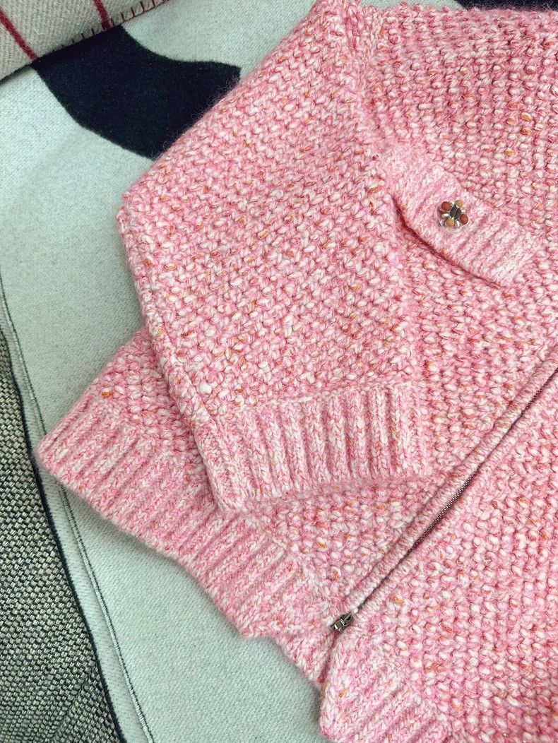 Chanel Chanel Pink Knit Jacket with Glass Buttons- dmc Size US M / EU 48-50 / 2 - 6 Thumbnail