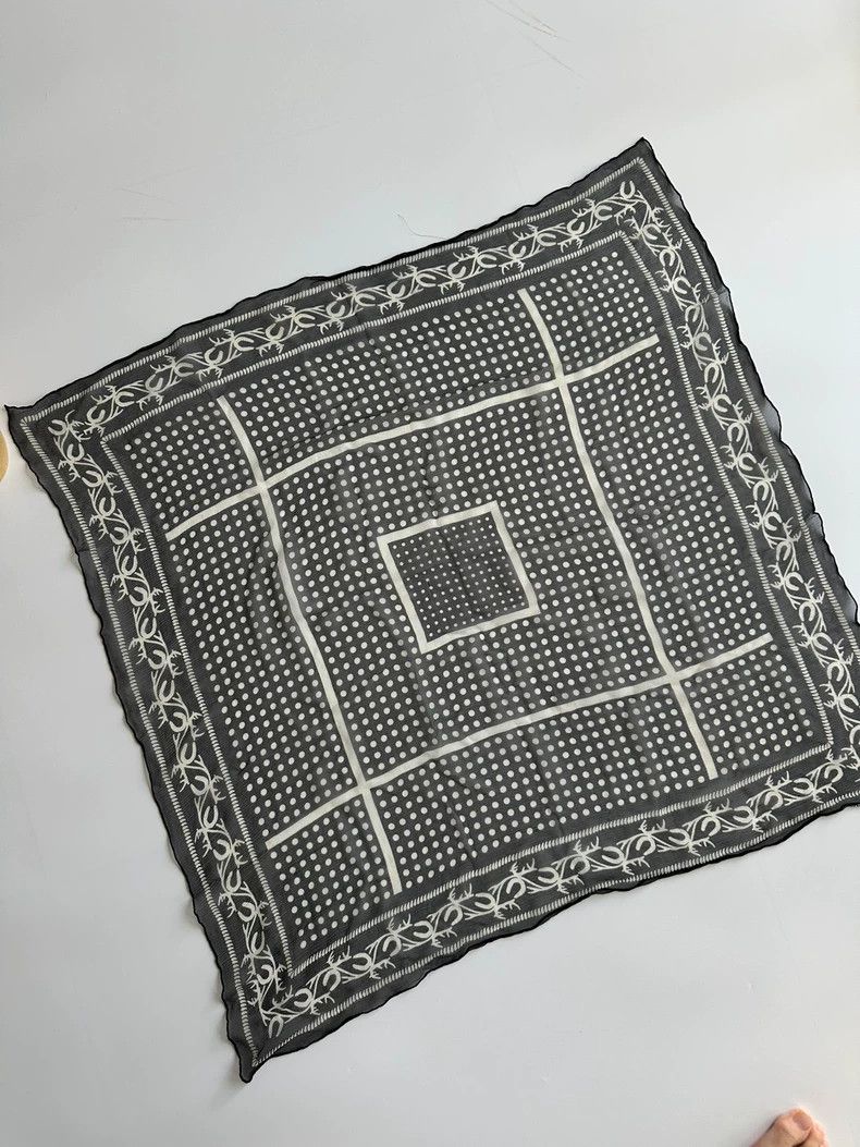 Takahiromiyashita The Soloist. takahiromiyashita thesoloist silk scarf- dmc Size ONE SIZE - 4 Thumbnail