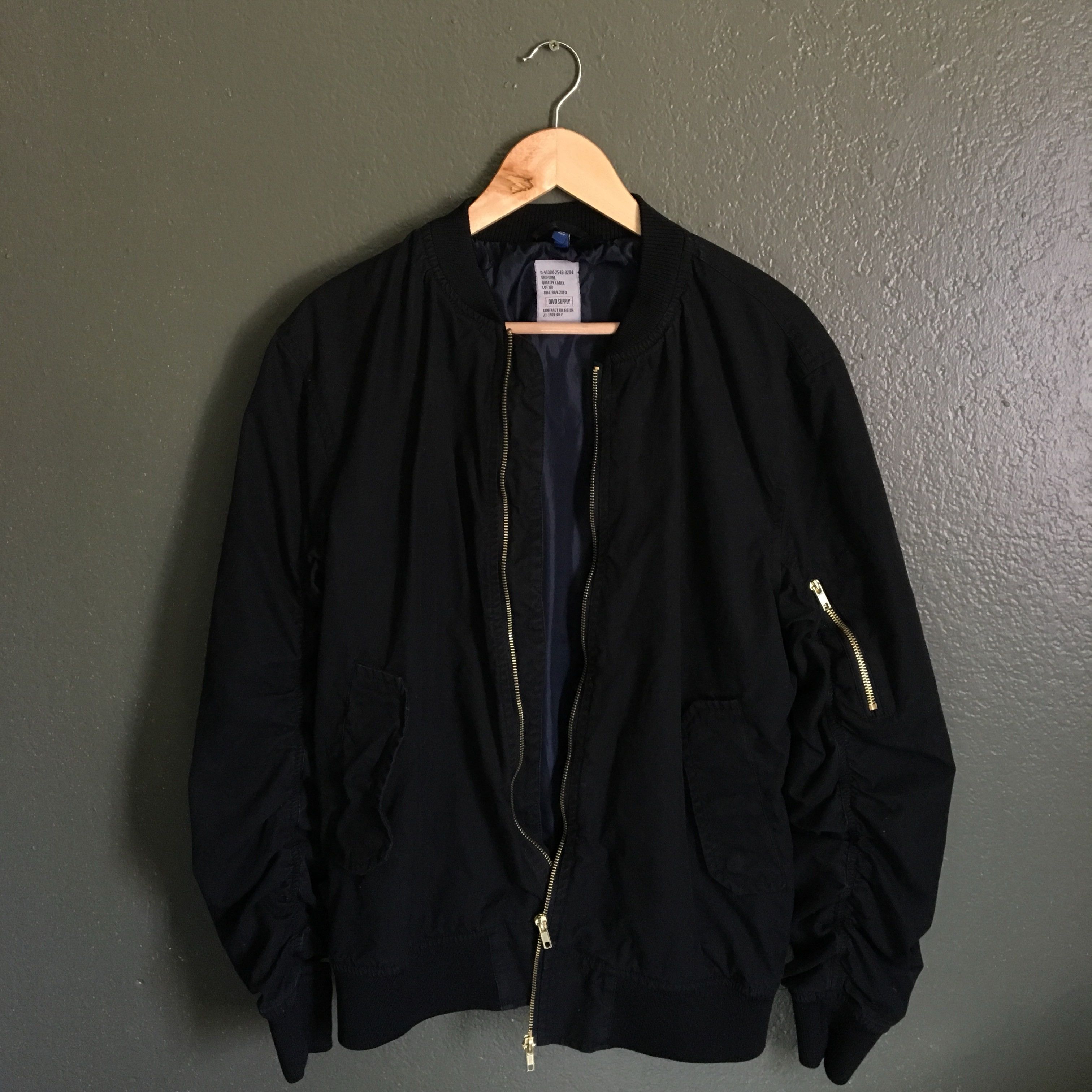 H&M Divided TRD MRK Black Jacket Men’s Size outlets Large bomber style diamond …