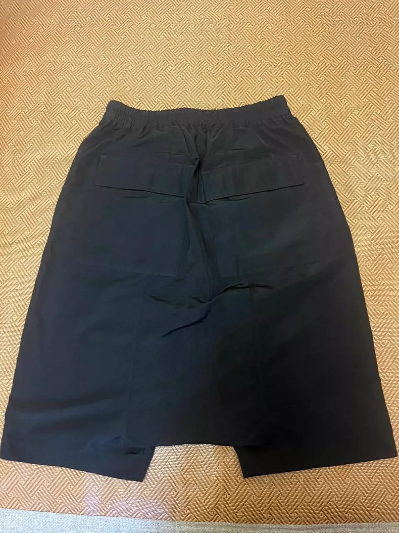 Rick Owens Rick Owens Men's Black Drop-Crotch Shorts - dmc Size US 30 / EU 46 - 2 Thumbnail
