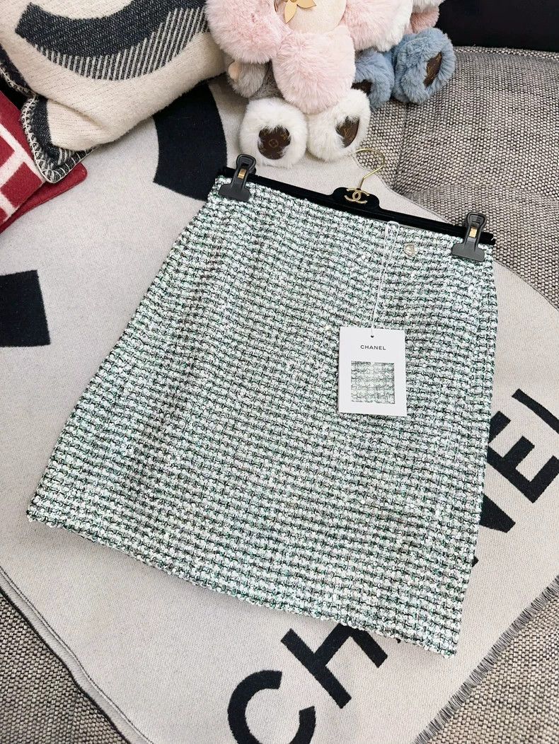 Chanel Chanel 23P Green White Sequin Embroidered Skirt - dmc Size US 30 / EU 46 - 7 Thumbnail