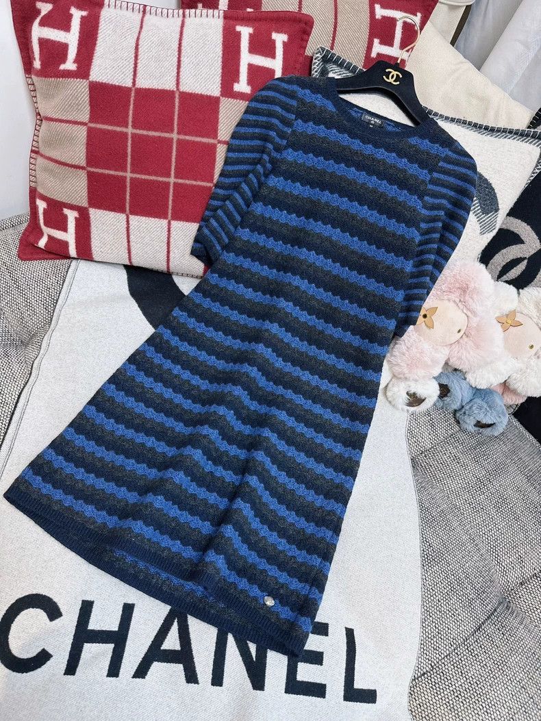 Chanel Chanel Blue Black Striped Knit Dress - dmc Size US 30 / EU 46 - 8 Thumbnail