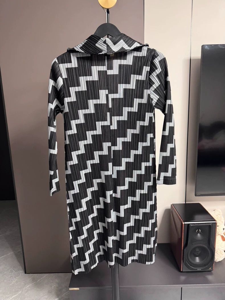 Issey Miyake Issey Miyake Pleats Please Long Coat - dmc Size US M / EU 48-50 / 2 - 2 Thumbnail