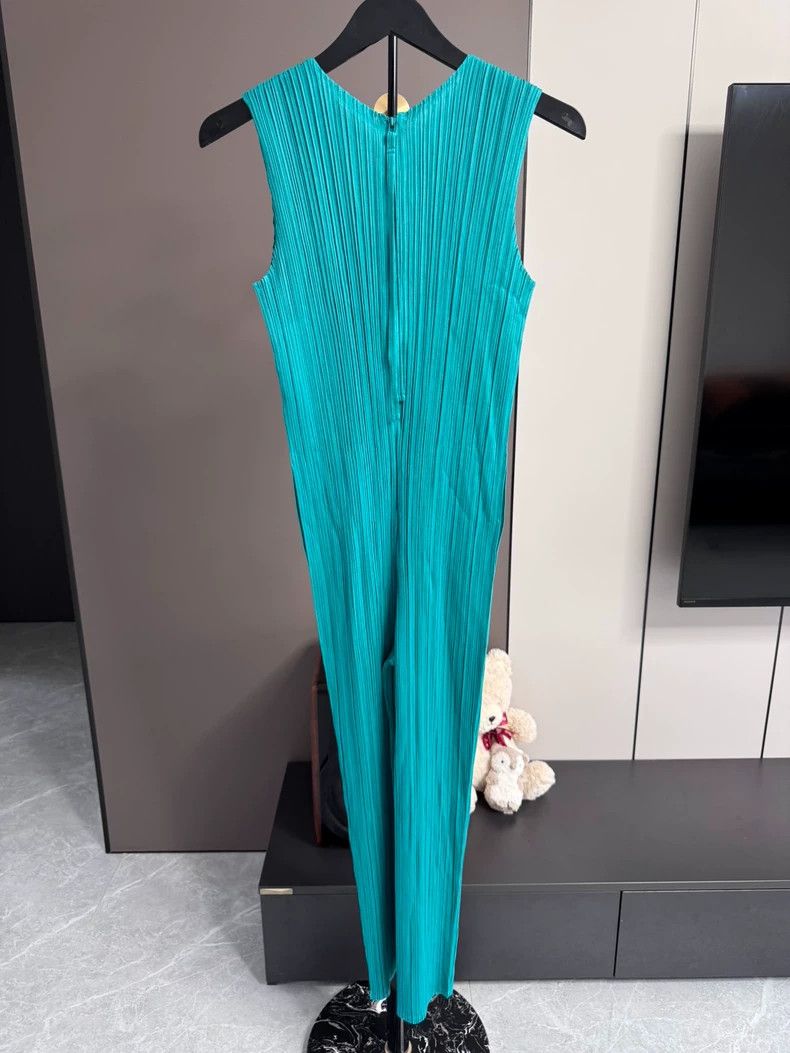 Issey Miyake Issey Miyake Pleated Sleeveless Jumpsuit - dmc Size US 30 / EU 46 - 8 Thumbnail