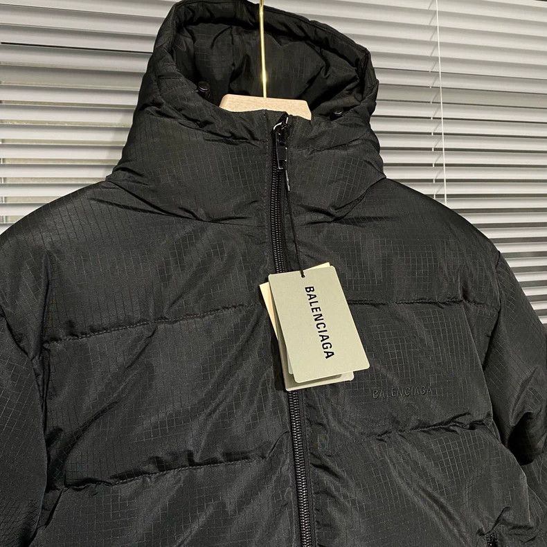 Balenciaga Balenciaga Embroidered Logo Puffer Jacket - dmc Size US M / EU 48-50 / 2 - 3 Thumbnail