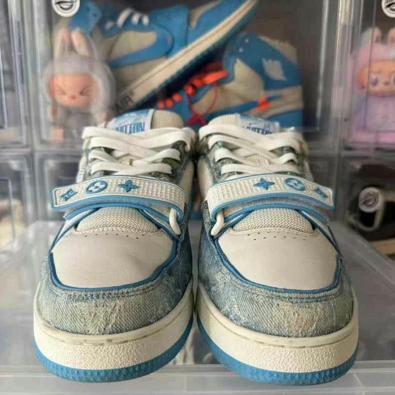 Louis Vuitton LV Trainer White Blue Sneakers - dmc Size US 9 / EU 42 - 4 Thumbnail